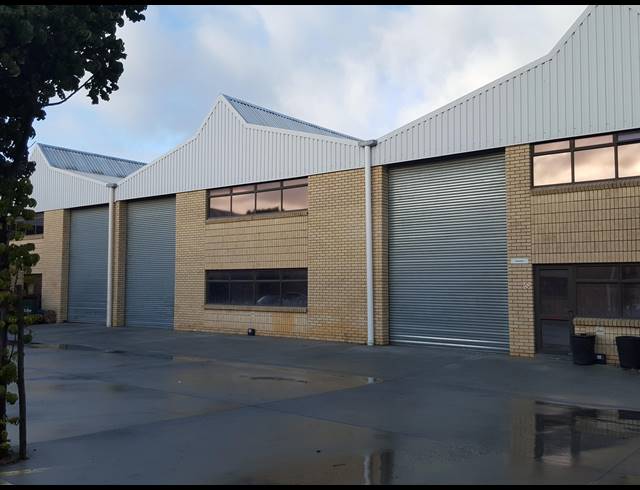 1,110M² FACTORY TO LET IN SAXON INDUSTRIAL